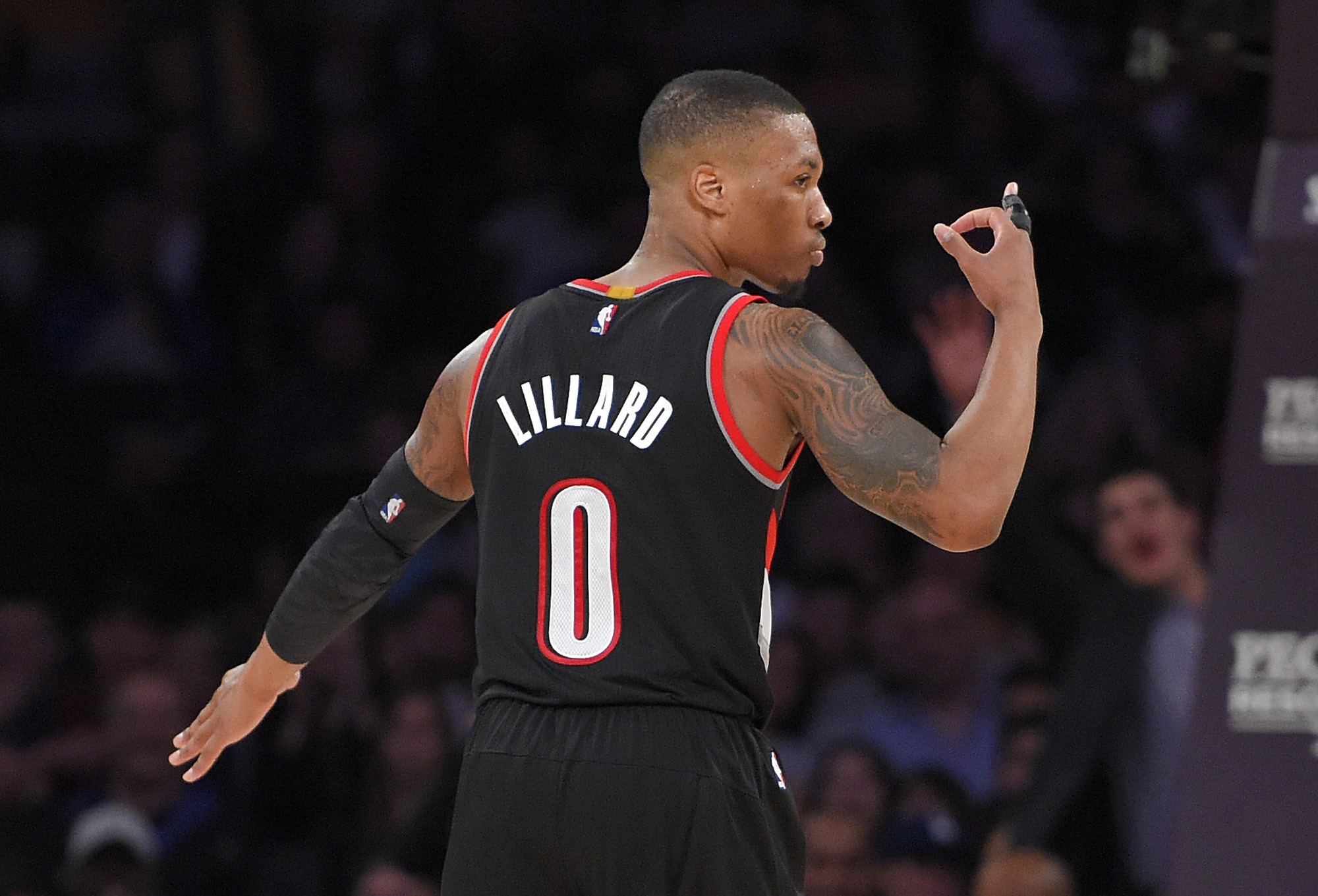 Blazers, Damian Lillard turn out the lights on the Lakers 106-94