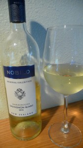 Another easily found Sauvignon Blanc from the Marlborough region to accompany traditional 4th of July fair on a warm Independence Day-Nobilo Sauv Blanc