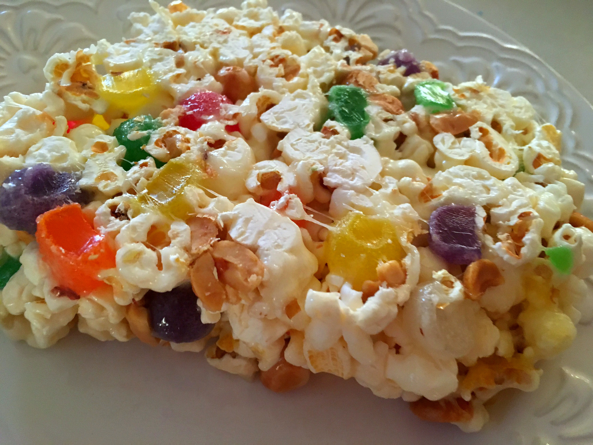 Popcorn Party Cake - Sugar and Spice