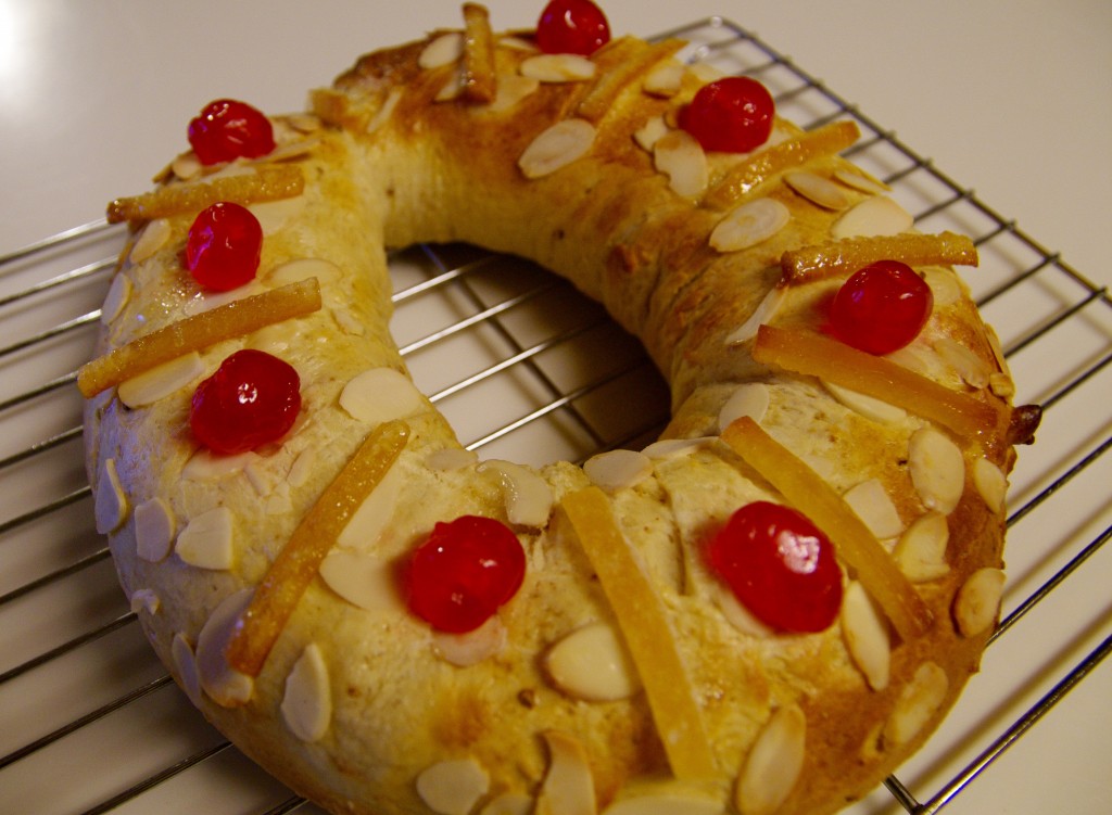 three-kings-cake-is-a-spanish-tradition-for-epiphany-small-plates