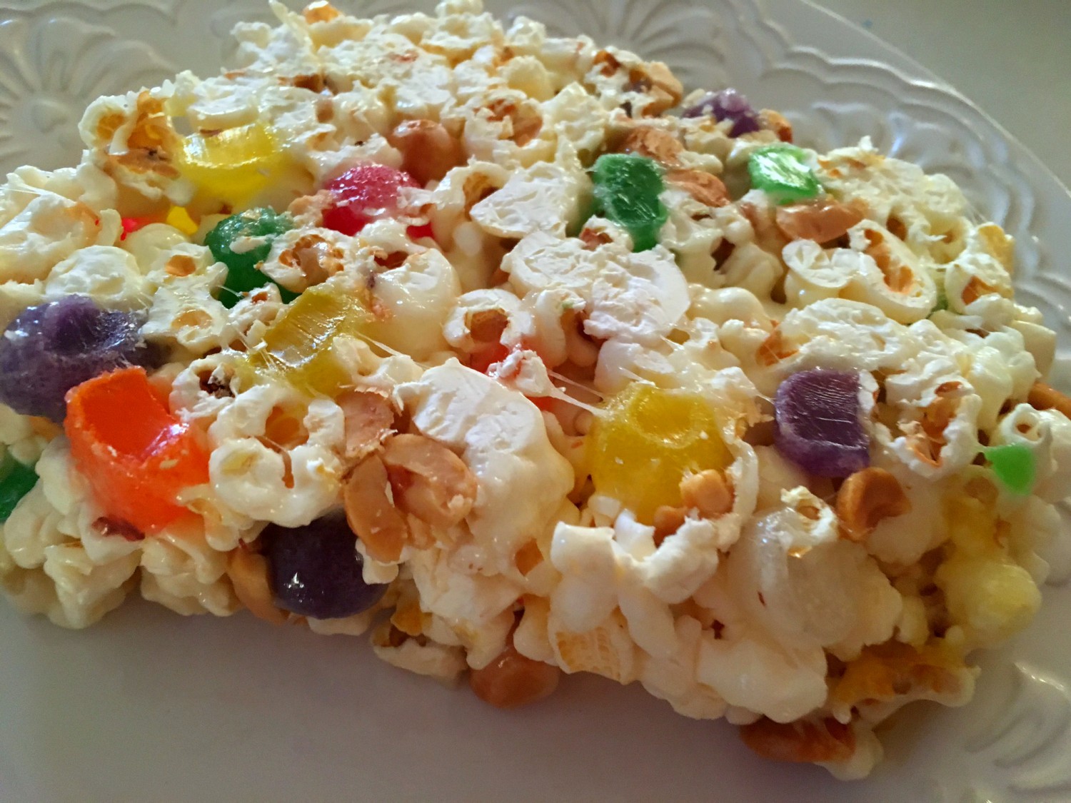 Popcorn Party Cake - Sugar and Spice